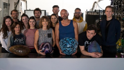 Master artisans and students with their works, Summer School 2019, Glassblowing, Belle Ile Marc Baudrillart©Michelangelo Foundation
