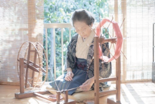 Japanese National Living Treasure Sonoko Sasaki at work
“Sonoko Sasaki, from The Ateliers of Wonders series, 2020”
Rinko Kawauchi©Michelangelo Foundation