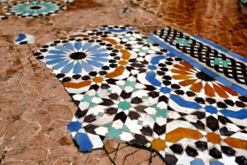 Tile pattern Zellige©Luchiya Raycheva Shutterstock